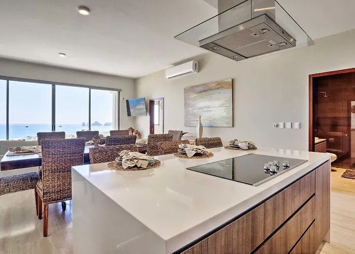 Luxe Cabo W/ Ocean Views + Amenities! Holiday home