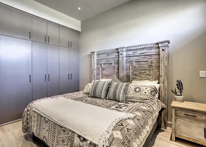 Luxe Cabo W/ Ocean Views + Amenities! Holiday home Cabo San Lucas