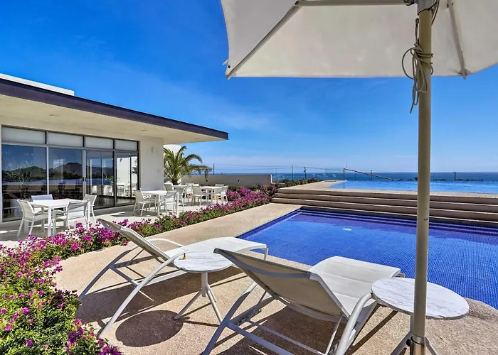 Luxe Cabo W/ Ocean Views + Amenities! Holiday home *