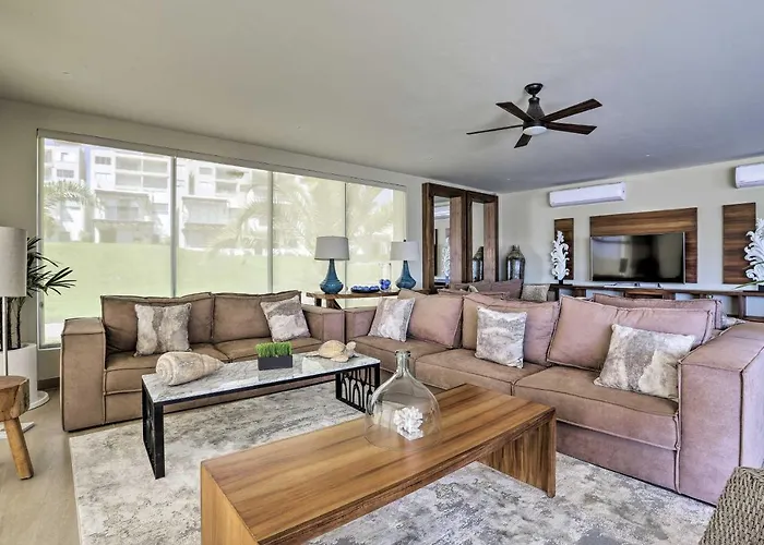Luxe Cabo W/ Ocean Views + Amenities! Holiday home Cabo San Lucas